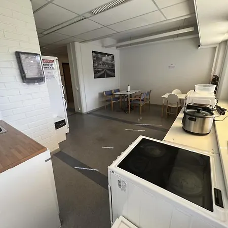 Office House Services 660 Hostelli
